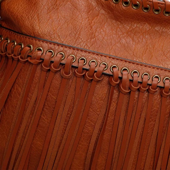 🌻NWT! Large Fringe Crossbody